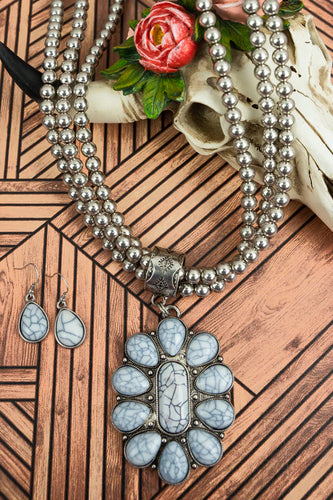 White Trimble Creek Concho Silvertone Necklace and Earring Set